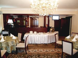 thumbnail: Restaurant