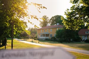 thumbnail: Courtyard view