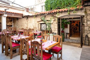thumbnail: Restaurant