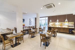 thumbnail: Breakfast area