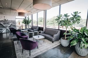 thumbnail: Lounge