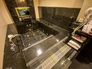 thumbnail: Jetted tub