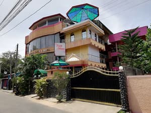 thumbnail: Front of property