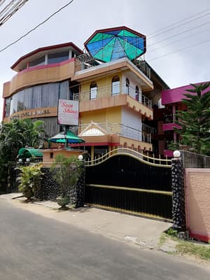 thumbnail: Front of property