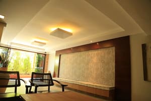 thumbnail: Lobby sitting area