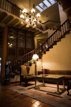 thumbnail: Lobby lounge