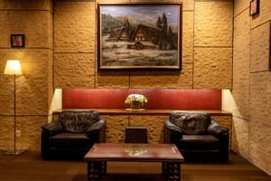 thumbnail: Interior entrance