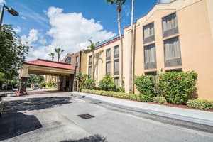 thumbnail: Front of property