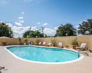 thumbnail: Pool