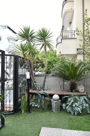 thumbnail: Exterior