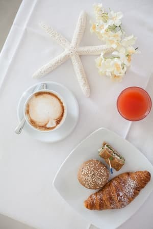 thumbnail: Breakfast area