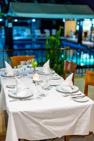 thumbnail: Outdoor dining