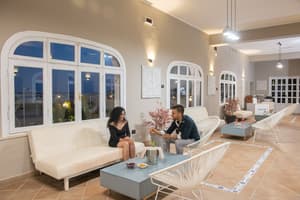 thumbnail: Bar (on property)