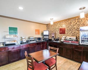 thumbnail: Breakfast area