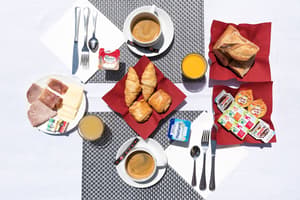 thumbnail: Breakfast area