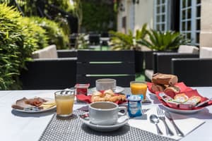 thumbnail: Breakfast area
