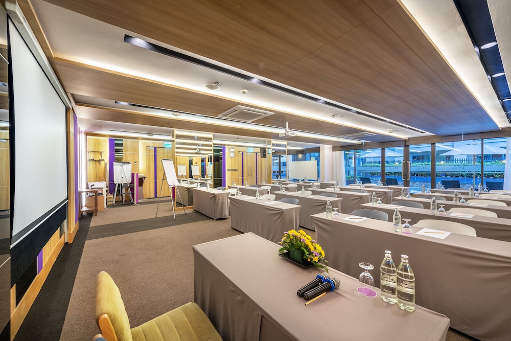 Meeting facility