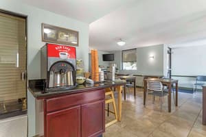 thumbnail: Breakfast area