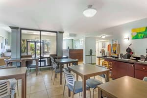 thumbnail: Breakfast area