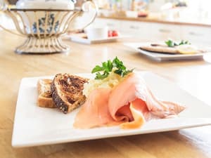 thumbnail: Restaurant