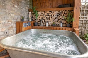 thumbnail: Outdoor spa tub