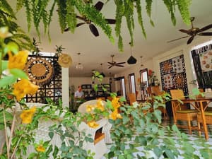 thumbnail: Restaurant