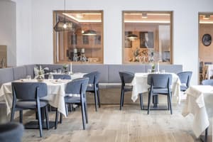thumbnail: Restaurant