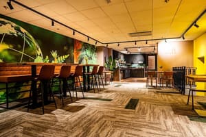 thumbnail: Restaurant