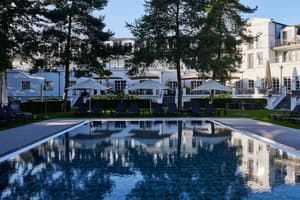 thumbnail: Outdoor pool