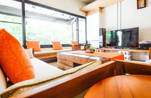 thumbnail: Lobby sitting area
