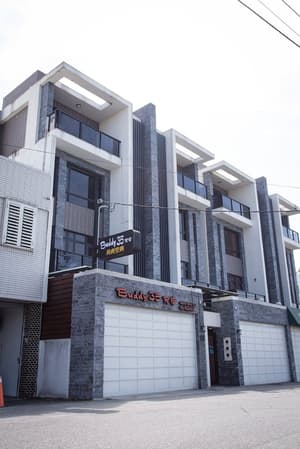 thumbnail: Exterior