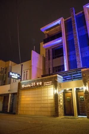 thumbnail: Exterior