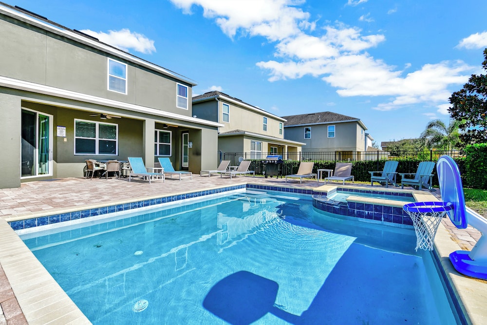Private pool