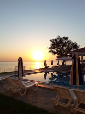thumbnail: Sundeck