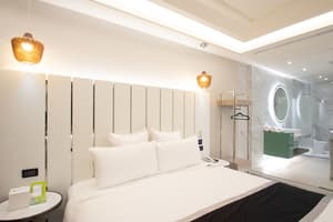 thumbnail: Room