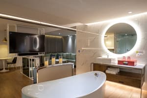 thumbnail: Deep soaking bathtub