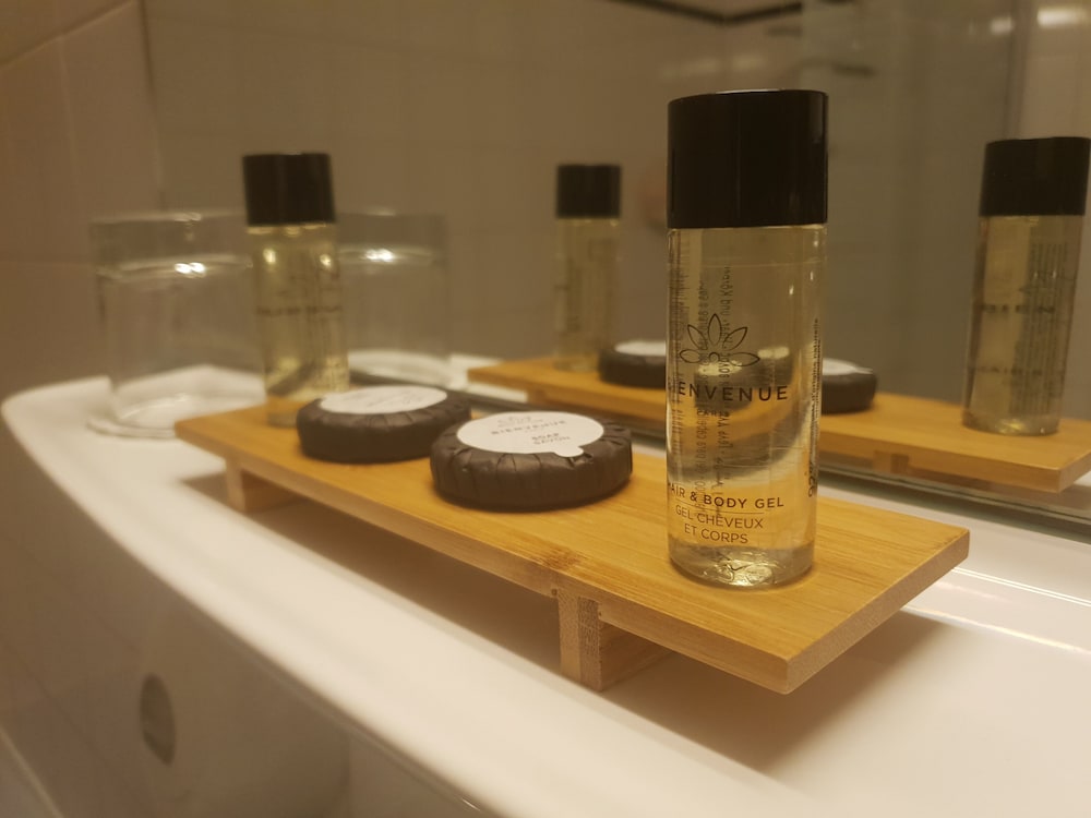 Bathroom amenities
