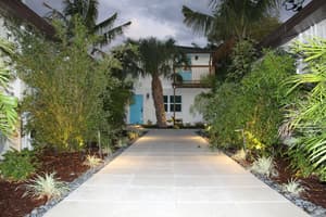 thumbnail: Exterior