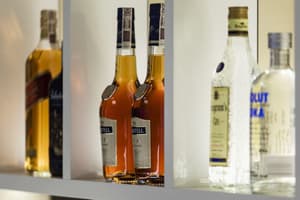 thumbnail: Bar (on property)