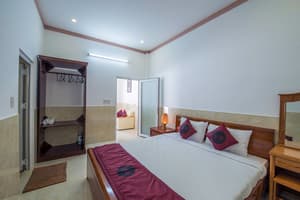 thumbnail: Interior detail
