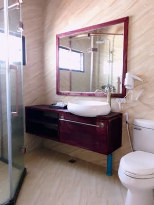 thumbnail: Bathroom shower