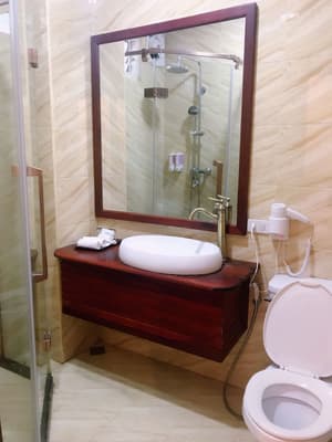 thumbnail: Bathroom shower