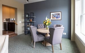 thumbnail: In-room dining