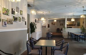 thumbnail: Family dining