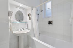thumbnail: Interior entrance