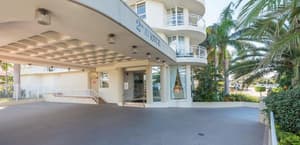 thumbnail: Interior entrance