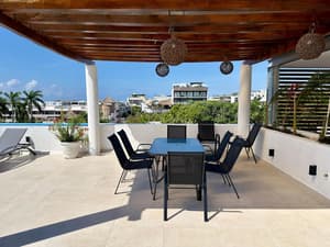 thumbnail: Outdoor dining