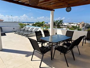 thumbnail: Outdoor dining