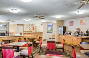 thumbnail: Breakfast area