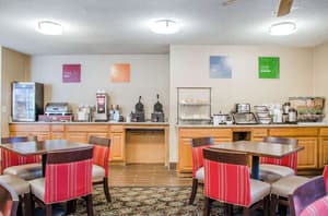 thumbnail: Breakfast area
